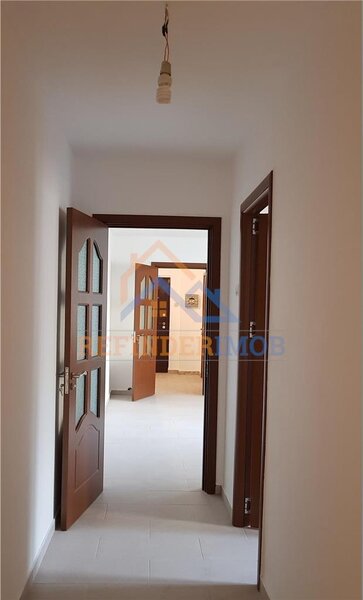 Berceni- Obregia apartament 3 camere renovat, centrala